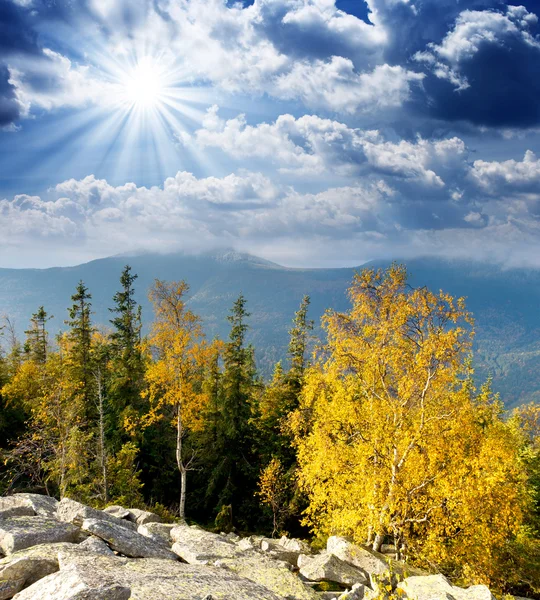 Höstens bergslandskap — Stockfoto