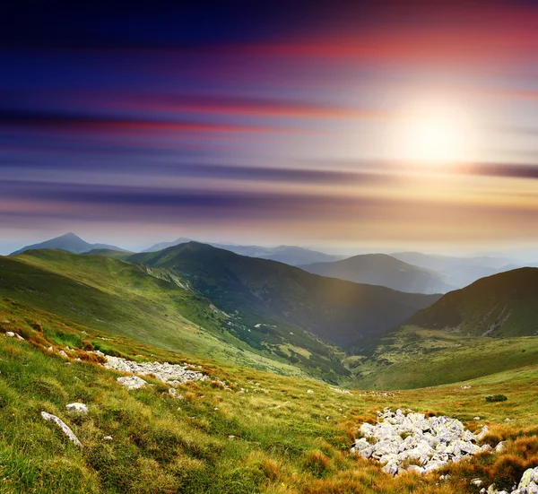 Sonnenuntergang in den Bergen — Stockfoto