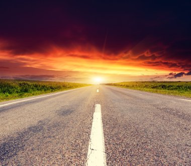 boş asfalt yol