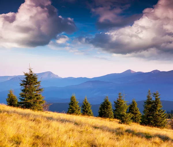 Paisagem rural alpina — Fotografia de Stock