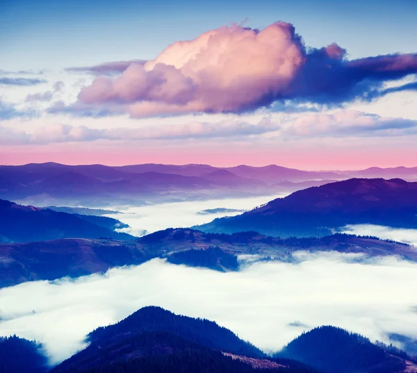 Fantastic morning mountain landscape — Stock Photo, Image