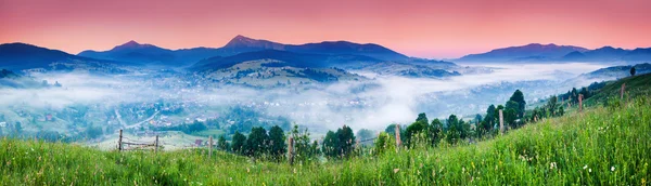 Fantástica mañana paisaje de montaña — Foto de Stock