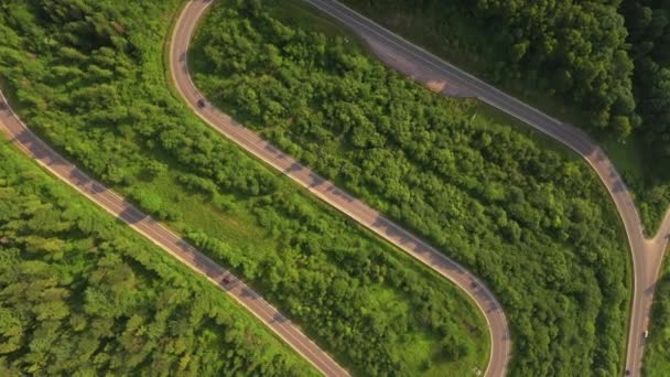 Vista Superior Helicóptero Voando Sobre Uma Estrada Sinuosa Localização Lugar — Vídeo de Stock