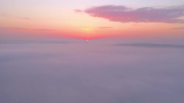 Vista Panorâmica Fantástico Oceano Nuvens Nascer Sol Tiro Aéreo Cinematográfico — Vídeo de Stock