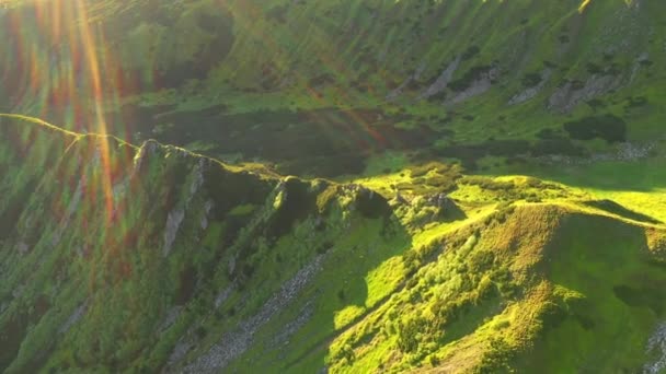 Attractive Scene Green Mountain Range Sunny Day Bird Eye View — Stock Video