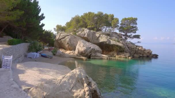 Vista Atraente Mar Adriático Calmo Brela Resort Makarska Riviera Croácia — Vídeo de Stock