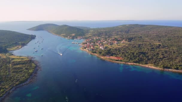 Drone Survole Baie Azur Par Une Journée Ensoleillée Filmé Drone — Video