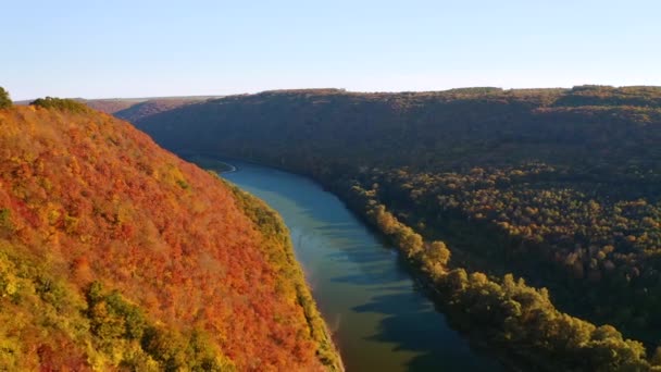 Aufnahme Des Attraktiven Grand River Aus Der Vogelperspektive Drohnenvideo Gefilmt — Stockvideo