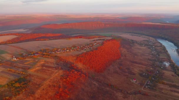 Vista Deslumbrante Drone Voando Sobre Cena Outono Manhã Filmado Vídeo — Vídeo de Stock