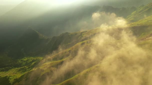Attraktive Szenerie Einer Grünen Bergkette Einem Sonnigen Tag Aus Der — Stockvideo