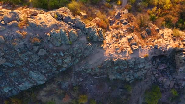 Eine Drohne Fliegt Über Die Felsen Des Southern Bug Canyon — Stockvideo