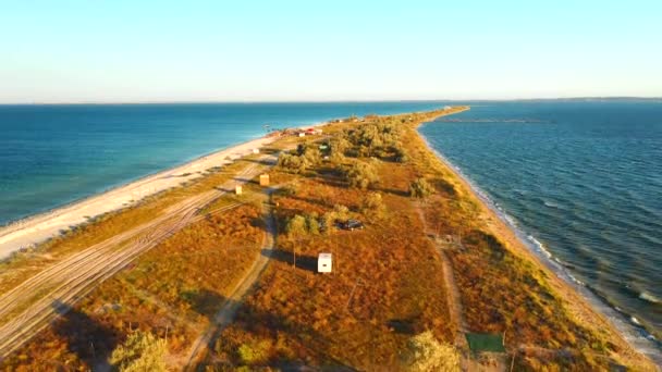 Drone Ergue Acima Longo Espeto Areia Vista Para Olho Pássaro — Vídeo de Stock