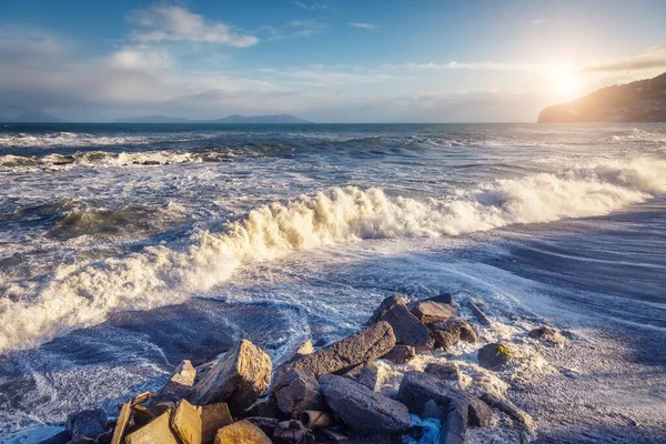 Fantástica Vista Mar Con Cielo Azul Fuertes Olas Tormenta Escena — Foto de Stock