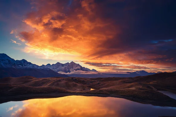 Fantastic Lake Koruldi Overcast Sky Foot Ushba Dramatic Morning Scene — Stock Photo, Image