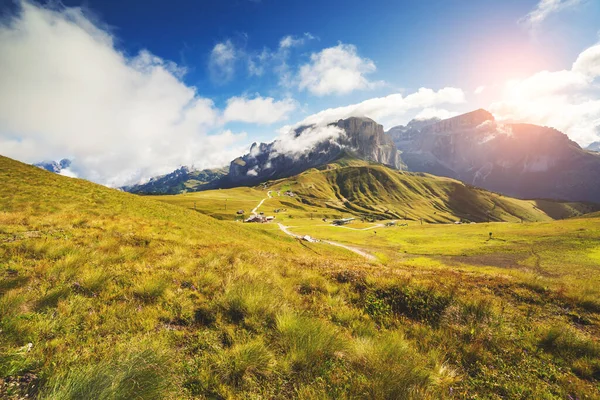 Vista Para Nebuloso Vale Gardena Parque Nacional Dolomitas Dolomiti Passe — Fotografia de Stock