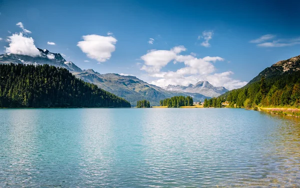 Krásný Výhled Azurový Rybník Champfer Alpském Údolí Oblíbená Turistická Atrakce — Stock fotografie