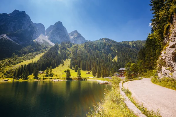 素晴らしい紺碧の高山湖Vorderer Gosausee 絵のように豪華な朝のシーン ザルツカンマーグート Salzkammerguit オーストリア北部のゴサウ渓谷に位置するリゾート地 ダシュタイン氷河 美の世界 — ストック写真