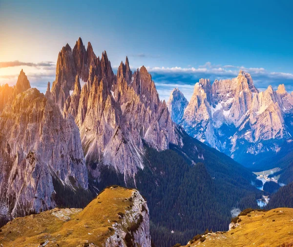 Krásný Výhled Pohoří Cadini Misurina Skupinu Sorapis Národním Parku Tre — Stock fotografie