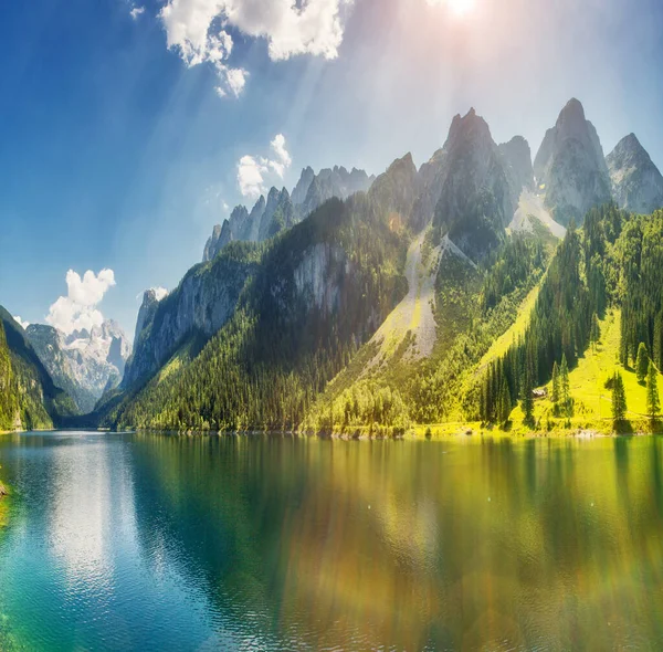 Grande Lago Alpino Azul Vorderer Gosausee Cena Pitoresca Linda Manhã — Fotografia de Stock