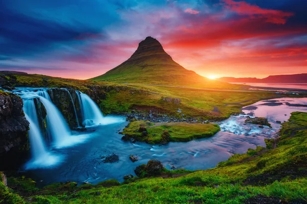 Fantástica Noite Com Vulcão Kirkjufell Costa Península Snaefellsnes Cena Pitoresca — Fotografia de Stock