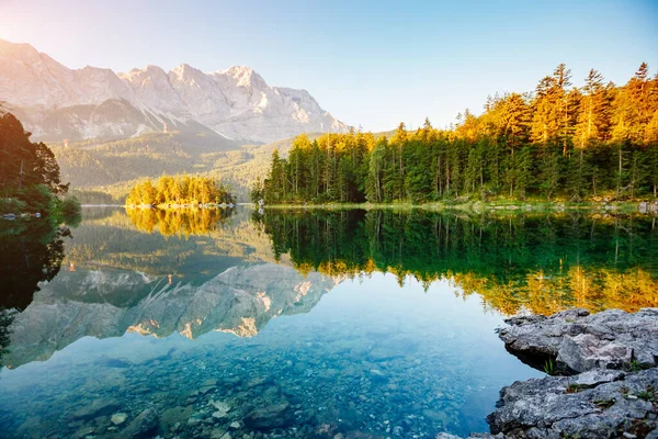 Look Famous Lake Eibsee Sunligth Picturesque Day Gorgeous Scene Location — Stock Photo, Image