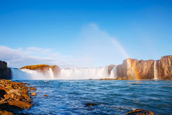 Güçlü Godafoss Şelalesi Nin Sihirli Görüntüsü Popüler Turist Eğlencesi Muhteşem — Stok fotoğraf