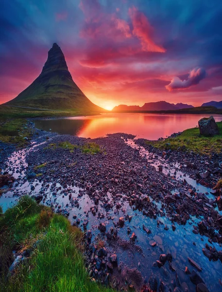 Kirkjufell Sopka Pobřeží Poloostrova Snaefellsnes Malebná Nádherná Ranní Scéna Oblíbená — Stock fotografie