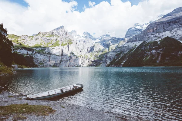 Glaciärdamm Oeschinensee Populär Turistattraktion Pittoresk Och Vacker Scen Plats Swiss — Stockfoto