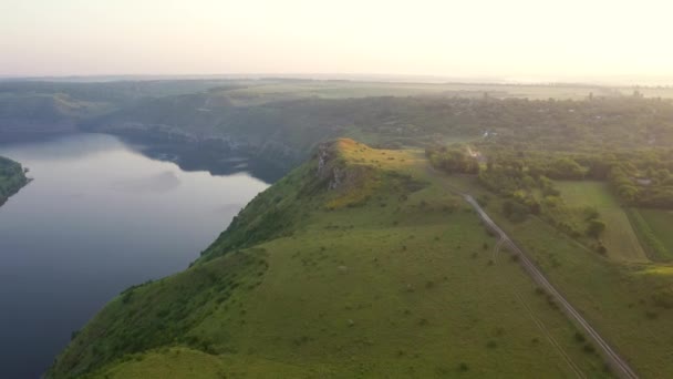 Festői Kilátás Nyílik Nagy Folyóra Zöld Völgyre Madártávlatból Uhd Videóban — Stock videók