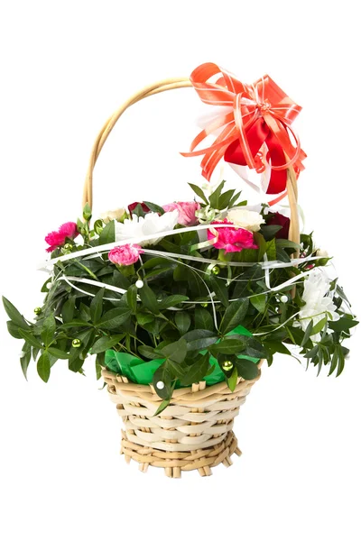 Beautiful bouquet of colorful spring flower in a basket isolated on white. — Stock Photo, Image