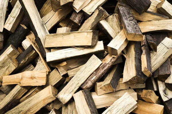 柴火背景- -一堆木柴切碎. — 图库照片