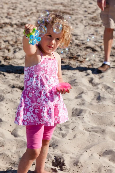 Blowing bubbles — Stock Photo, Image