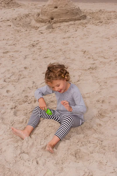 Hraní na pláži — Stock fotografie