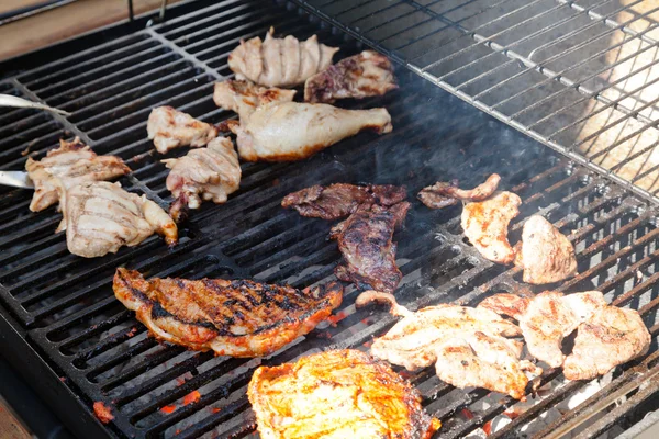 Garden grilling — Stock Photo, Image