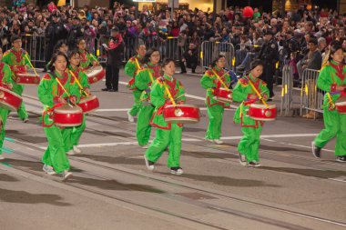 Çin yeni yılı geçit mahallesinde