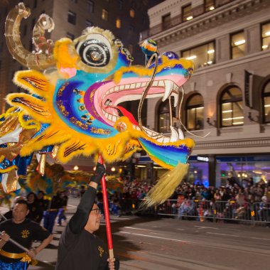 Çin yeni yılı geçit mahallesinde