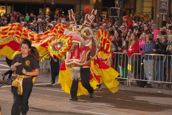 Китайский новогодний парад в Китайском квартале — стоковое фото