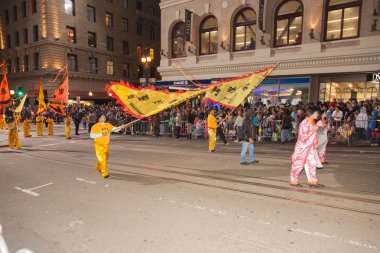 Çin yeni yılı geçit mahallesinde