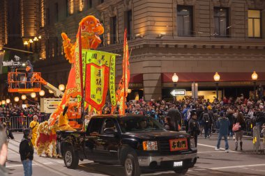 Çin yeni yılı geçit mahallesinde
