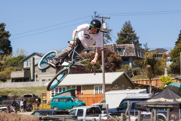 APTOS VILLAGE - 14 de abril: 4th Annual Santa Cruz Mountain Bike Fe — Fotografia de Stock