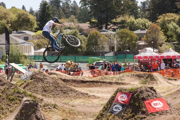 APTOS VILLAGE - 14 de abril: 4th Annual Santa Cruz Mountain Bike Fe — Fotografia de Stock