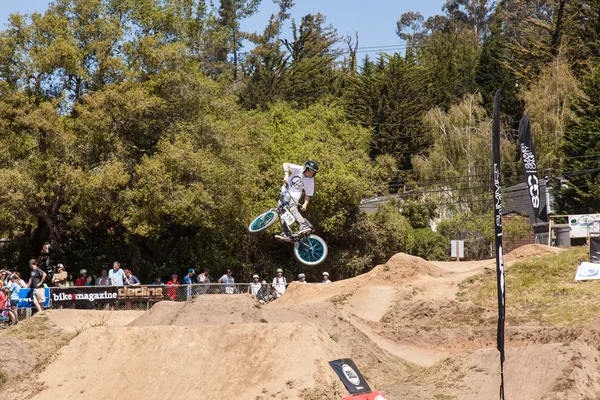 APTOS VILLAGE - 14 de abril: 4th Annual Santa Cruz Mountain Bike Fe — Fotografia de Stock