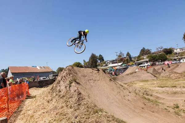 APTOS VILLAGE - 14 de abril: 4th Annual Santa Cruz Mountain Bike Festival em 13 e 14 de abril de 2013 em Aptos Village, Califórnia . — Fotografia de Stock