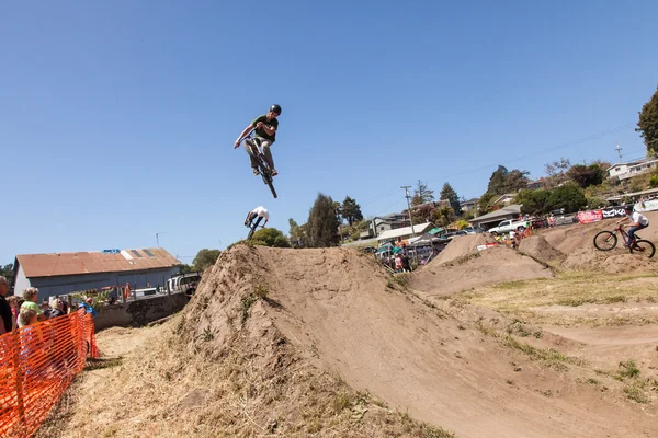 APTOS VILLAGE - 14 de abril: 4th Annual Santa Cruz Mountain Bike Festival em 13 e 14 de abril de 2013 em Aptos Village, Califórnia . — Fotografia de Stock