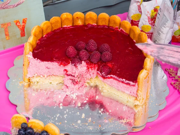 Raspberry Birthday Cake — Stock Photo, Image