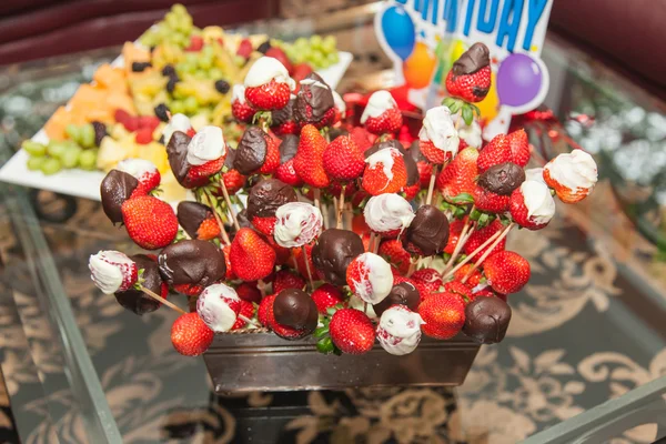 Fresas bañadas en chocolate —  Fotos de Stock