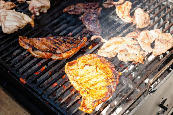 Garden grilling — Stock Photo, Image