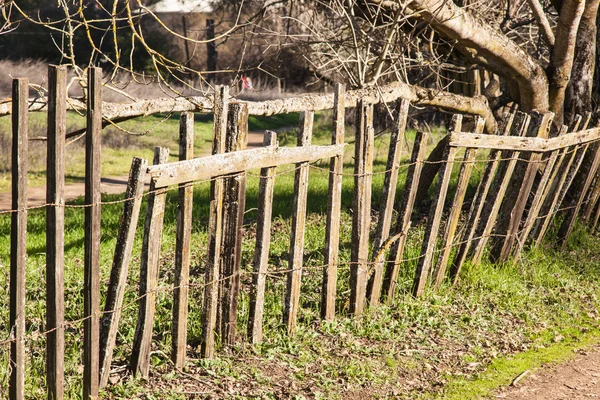 Crooked old fence — Stock Photo, Image