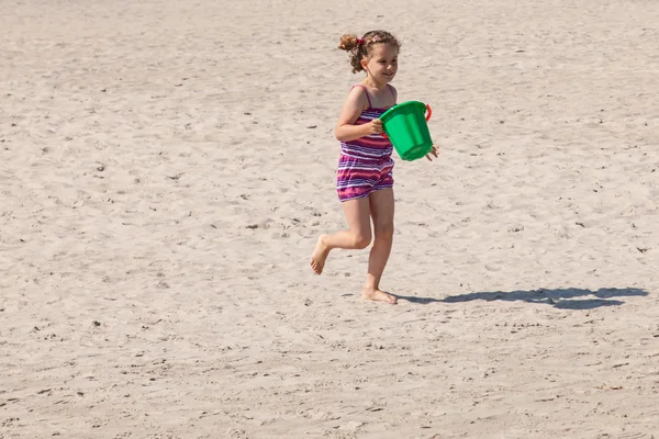 Playing on the beach — Stock Photo, Image