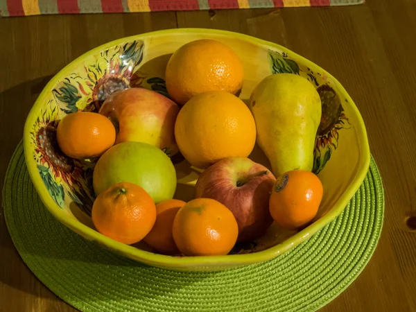 Fruits in a bowl — Stock Photo, Image